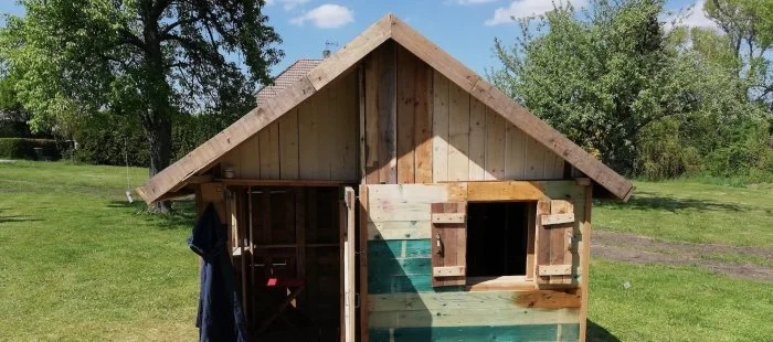 Wooden garden shed from pallets