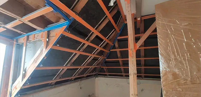 Návod na stříkanou izolaci mezi trámy podlahy