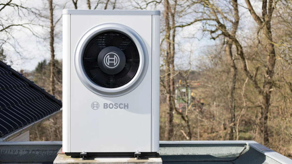 Bosch tepelné čerpadlo na střechu staršího domu