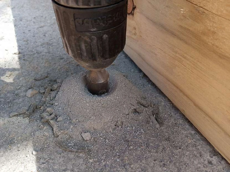 Vrtání do betonu pro kotvení pozednice