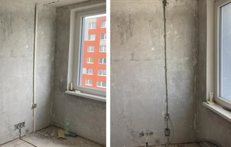 Elektroinstalace v panelovém bytě během rekonstrukce s viditelnými kabelovkami.